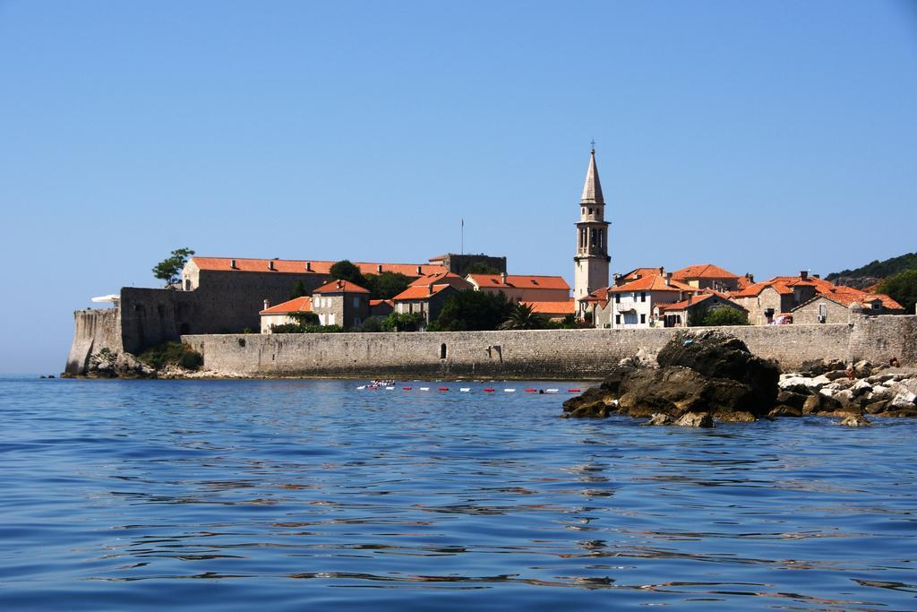 London Apartment Budva Kültér fotó
